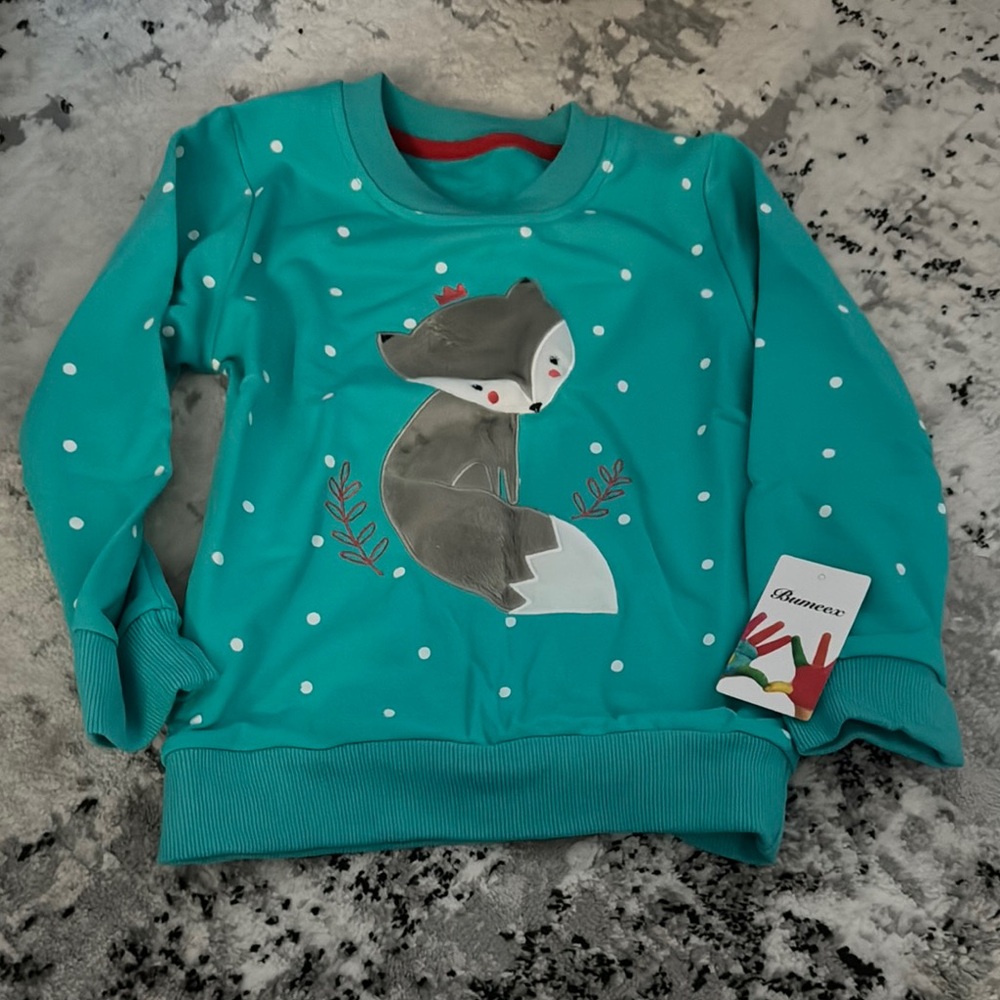 Bumeex. Toddler, 5T sweatshirt. NWT.